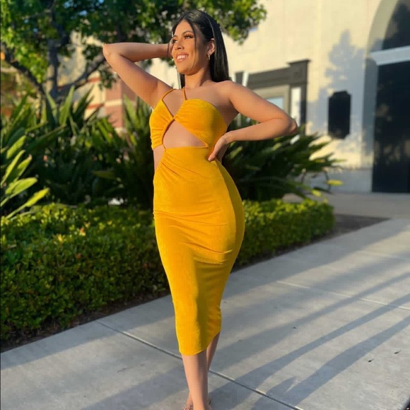 Cutout midi dress - Picture 1 of 9